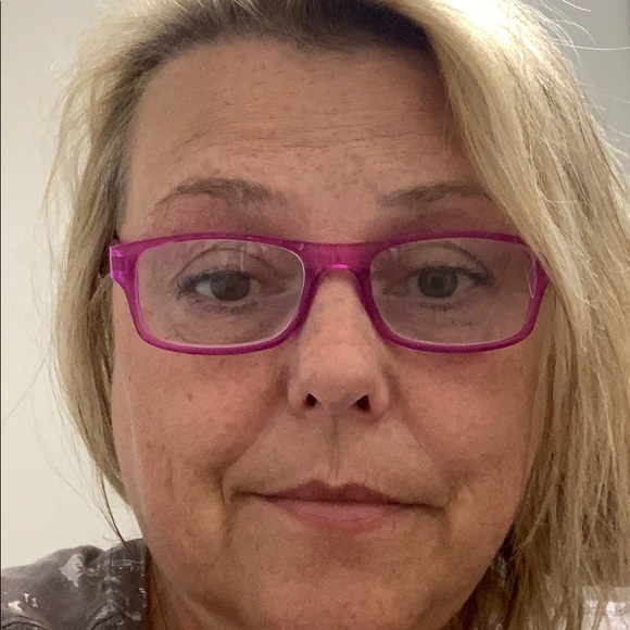 Meet your Posher, Shelly - Picture 1 of 1